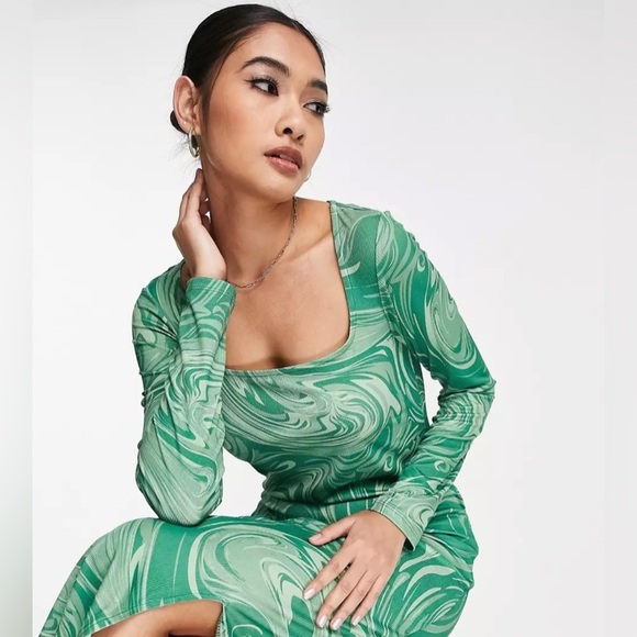 Vero Moda Curve Ribbed Jersey Midi Dress with Green Swirl Print - Picture 1 of 10